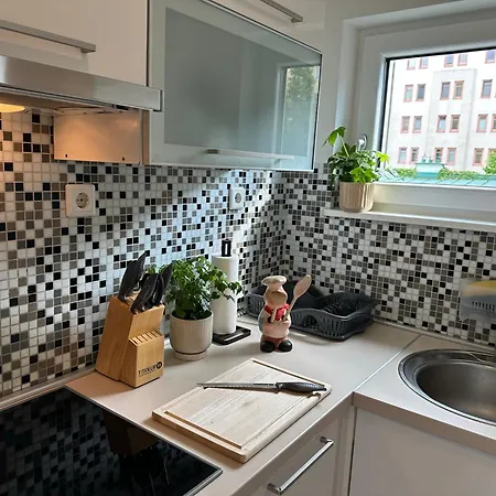 Homestay Stylish Near Train-station Parking Extra