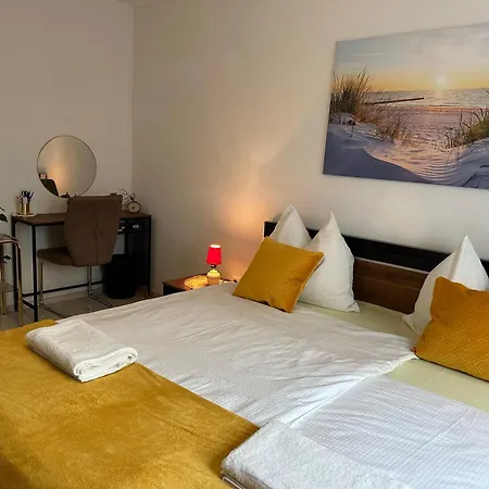 Homestay Stylish Near Train-station Parking Extra