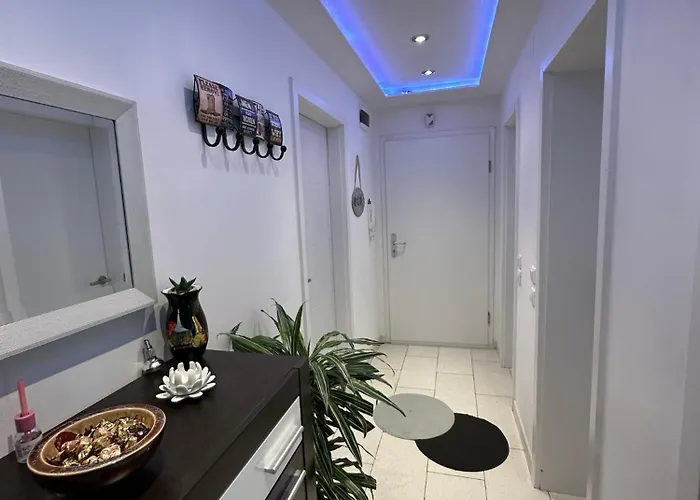 Cozy & Stylish Space With Parking