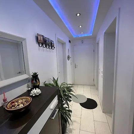 Cozy & Stylish Space With Parking