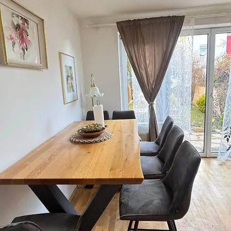 Cozy & Stylish Space With Parking Privatunterkunft