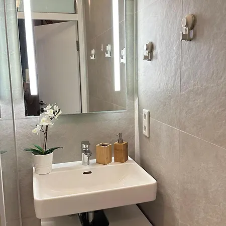 Cozy & Stylish Space With Parking Privatunterkunft Salzburg