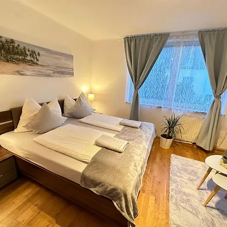 Cozy & Stylish Space With Parking Alloggio in famiglia