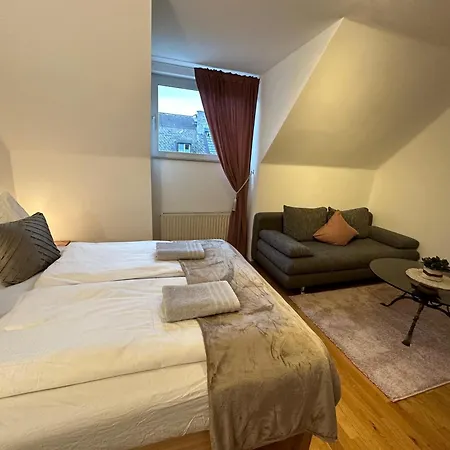 Cozy & Stylish Space With Parking