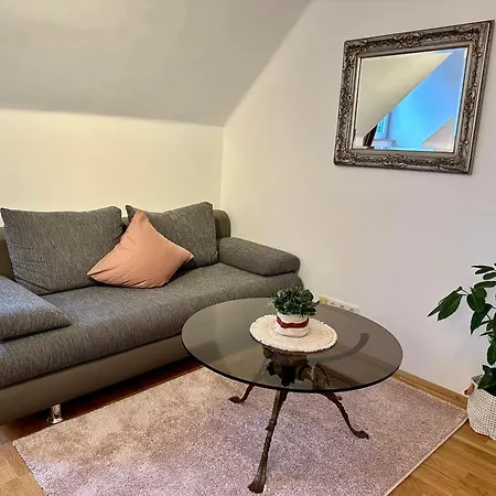 Cozy & Stylish Space With Parking