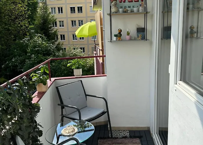 Cozy & Stylish Space With Parking